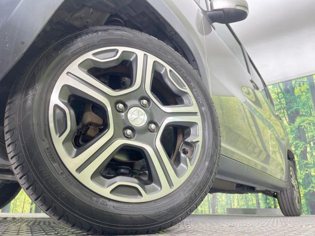 【純正アルミホイール】外観にマッチした純正アルミホイールを装着しております。各種社外アルミホイールや、スタッドレスタイヤも取扱いしております。是非ご相談ください♪