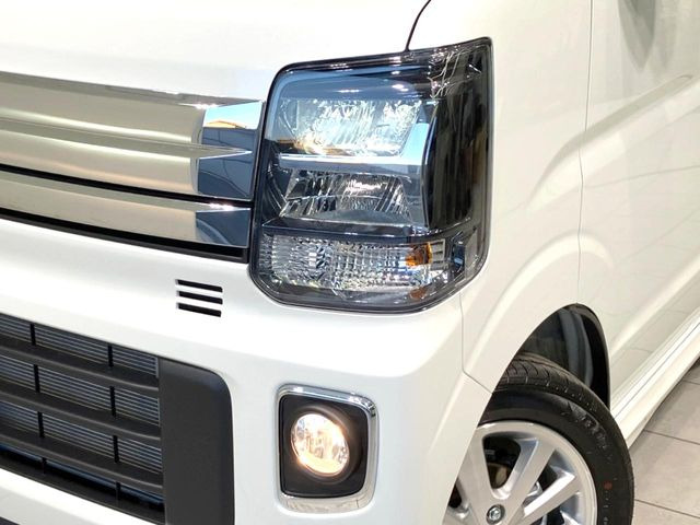 �yLED�w�b�h���C�g�z���V����ԑ��s�����ǍD�Ȏ��E���m�ۂ����S���ĉ^�]�ł��鍂�P�xLED�w�b�h���C�g�𑕔�!�_�����x�������A����d�͂��}�����Ă��܂��B