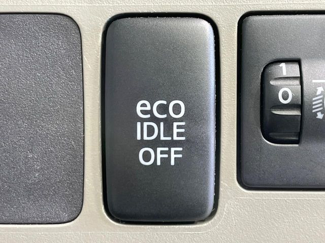 �y�A�C�h�����O�X�g�b�v�z�ԐM����a�؂Œ�Ԃ����ۂɃG���W�����~���A���ʂȔR���̏����}���܂��B�R��������ی�ɂȂ���@�\��G���W���̓u���[�L�𗣂��΍Ďn�����܂��B