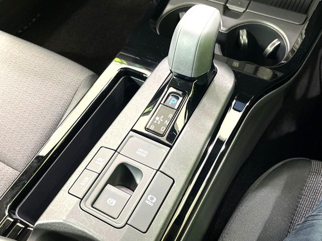 【ドライブモードスイッチ】コンフォートな乗り味からスポーティな乗り味までスイッチ一つで切り替え可能。シーンや気分に合わせたモードを選べば、いつものドライブがより一層楽しくなります♪