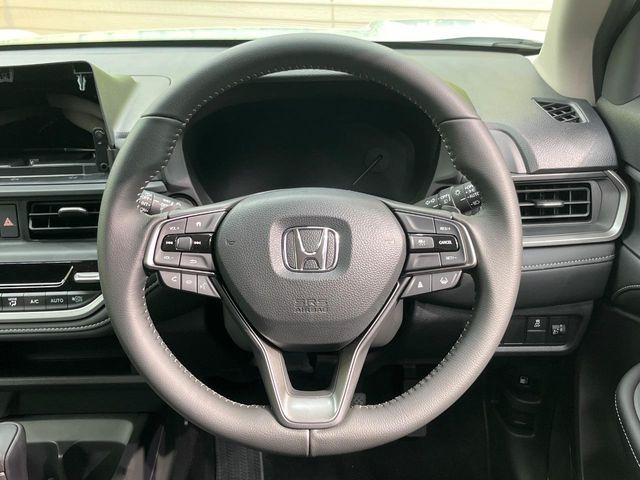 �y�����v�����X�e�A�����O�z�㎿�Ȋv���g�p���邱�ƂŁA��ɂ����������݂ƂĂ��^�]���₷���n���h���ł���