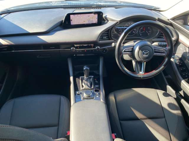 �݌Ɏԗ��Ɋւ��Ă͂��q�l�ɂ��ǂ����̂����񋟂���ׂɕi���ɍS���Ďd������s���Ă���܂��B�e���Ԃ̏�Ԃ͂��ꂼ��ł��̂ł����k���ɓ��X�X�^�b�t�������������Ē����܂��̂ł����S���������܂��B