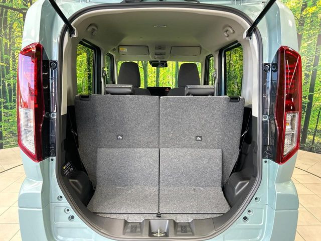 ���i�̂���������ʋ΁A���}���ɏ\���ȉ׎��X�y�[�X���m�ۂ��Ă���܂��B�Z�J���h�V�[�g��|���ƁA�傫�ȉו��̐ύڂ��\�ł���