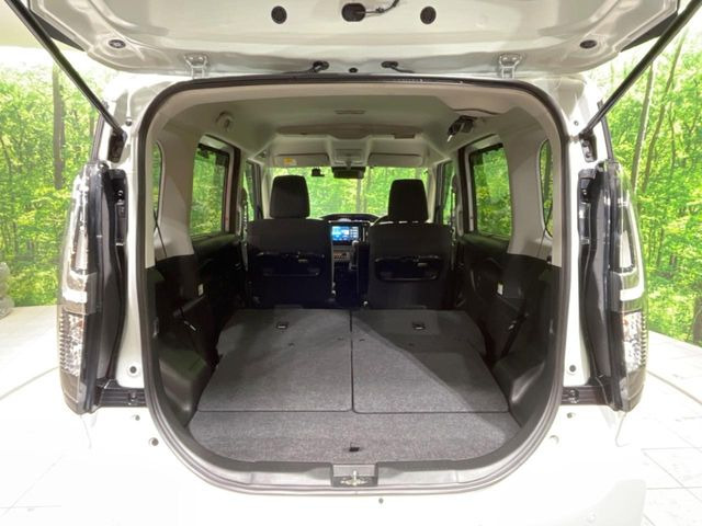 ���i�̂���������ʋ΁A���}���ɏ\���ȉ׎��X�y�[�X���m�ۂ��Ă���܂��B�Z�J���h�V�[�g��|���ƁA�傫�ȉו��̐ύڂ��\�ł���