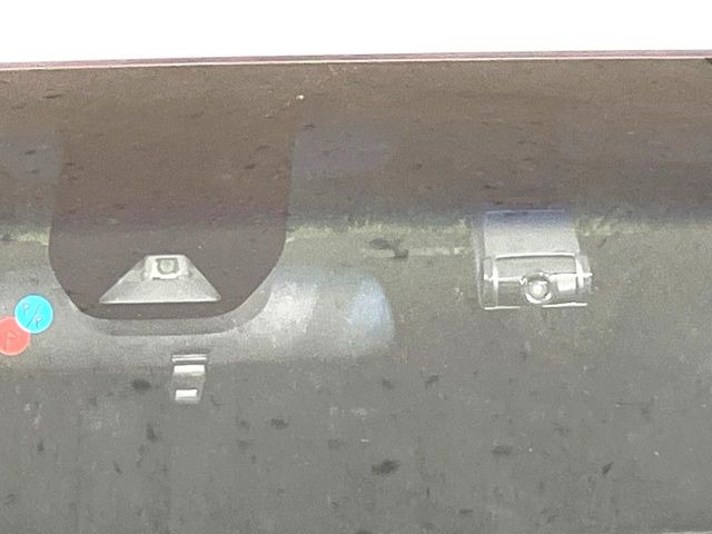 �y�z���_�Z���V���O�z���s���ɑO���̎ԗ�����F�����A�Փ˂������Ȏ��͌x��ƃu���[�L�ŏՓˉ���Ɣ�Q�y�����A�V�X�g�B�����S�Ƀh���C�u�����y���݂��������܂��B