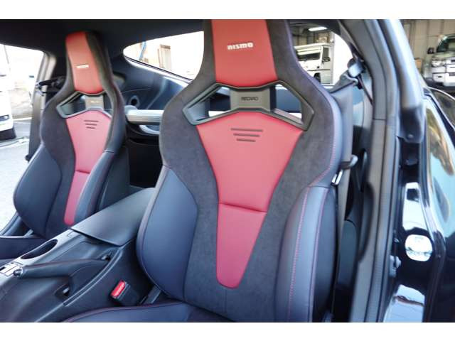 NISMO��p�`���[�j���ORECARO���X�|�[�c�V�[�g(�X���C�h�A���N���C�j���O�A�^�]��/�����)