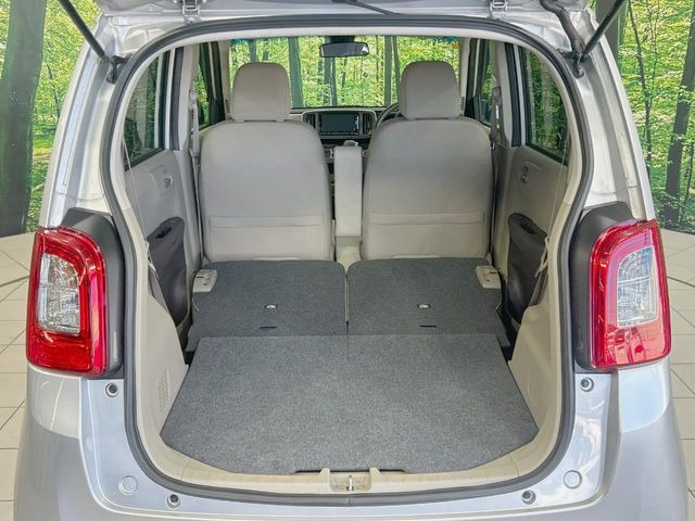 ���i�̂���������ʋ΁A���}���ɏ\���ȉ׎��X�y�[�X���m�ۂ��Ă���܂��B�Z�J���h�V�[�g��|���ƁA�傫�ȉו��̐ύڂ��\�ł���