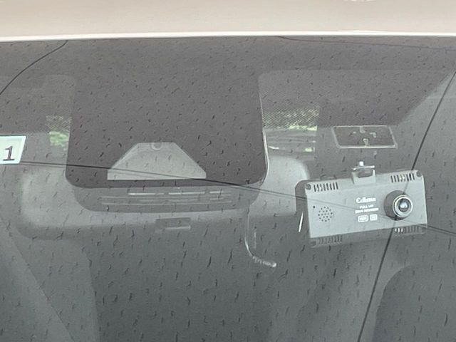 �y�g���^�Z�[�t�e�B�Z���X�z���s���ɑO���̎ԗ�����F�����A�Փ˂������Ȏ��͌x��ƃu���[�L�ŏՓˉ���Ɣ�Q�y�����A�V�X�g�B�����S�Ƀh���C�u�����y���݂��������܂��B