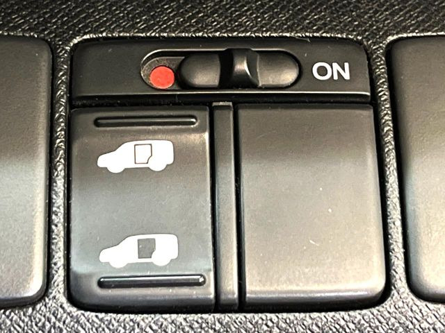 �y�p���[�X���C�h�h�A�z�X�}�[�g�L�[��^�]�Ȃ̃X�C�b�`�ŃX���C�h�h�A�̊J���\���d��������͂����ăh�A���J����K�v�������A���������q�l�ł��A�d���ו��������Ă��鎞�����N�ɊJ���߂ł��܂���