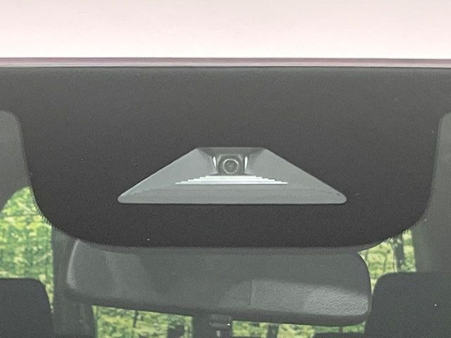 �y�z���_�Z���V���O�z���s���ɑO���̎ԗ�����F�����A�Փ˂������Ȏ��͌x��ƃu���[�L�ŏՓˉ���Ɣ�Q�y�����A�V�X�g�B�����S�Ƀh���C�u�����y���݂��������܂��B