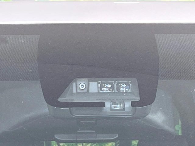 �y�g���^�Z�[�t�e�B�Z���X�z���s���ɑO���̎ԗ�����F�����A�Փ˂������Ȏ��͌x��ƃu���[�L�ŏՓˉ���Ɣ�Q�y�����A�V�X�g�B�����S�Ƀh���C�u�����y���݂��������܂��B