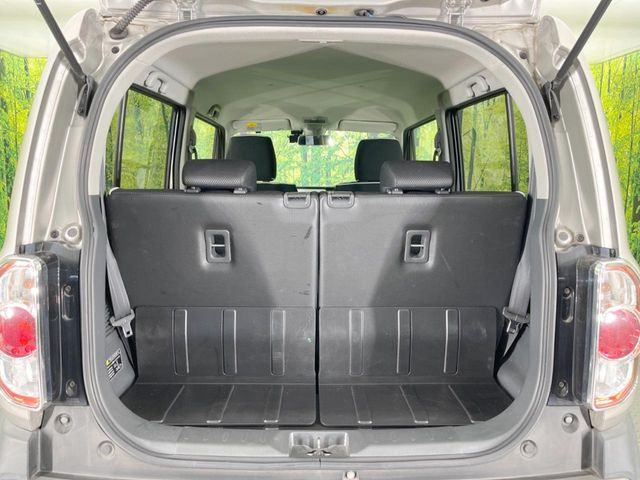 普段のお買い物や通勤、送迎等に十分な荷室スペースを確保しております。セカンドシートを倒すと、大きな荷物の積載も可能です♪