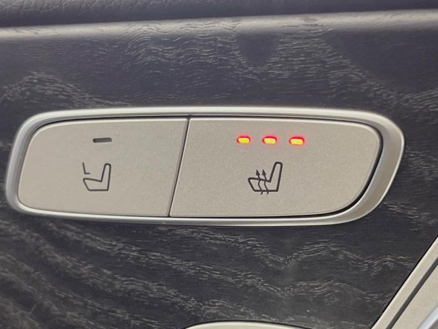 ���S�ȃV�[�g�q�[�^�[:���������ӂ�郌�U�[�V�[�g�ɁA�O�ȁE��ȂɃV�[�g�q�[�^�[�𓋍ڂ��Ă���܂��B