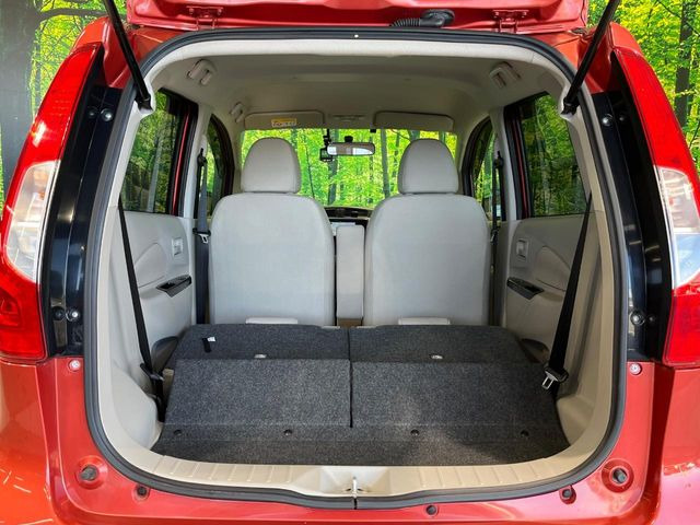 ���i�̂���������ʋ΁A���}���ɏ\���ȉ׎��X�y�[�X���m�ۂ��Ă���܂��B�Z�J���h�V�[�g��|���ƁA�傫�ȉו��̐ύڂ��\�ł���