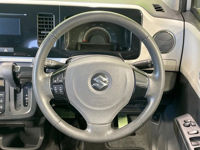 �y�����v�����X�e�A�����O�z�㎿�Ȋv���g�p���邱�ƂŁA��ɂ����������݂ƂĂ��^�]���₷���n���h���ł���