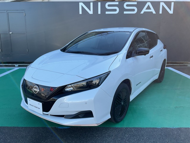 リーフe+ X 90周年記念車