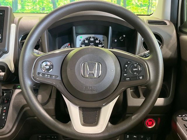 ステアリングも使用感が少なく、きれいな状態となっております♪