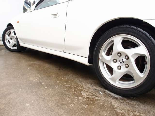 �e��I�[�g���[���戵�����B�ʏ�I�[�g���[���Œ�120�񂩂�A���R�ԍό^120��܂ŁA���q�l�̃j�[�Y�ɍ��������x�����@�����ē������Ă������܂��B�R���Ɏ��M�̖������q�l�����C�y�ɂ����k�������܂�