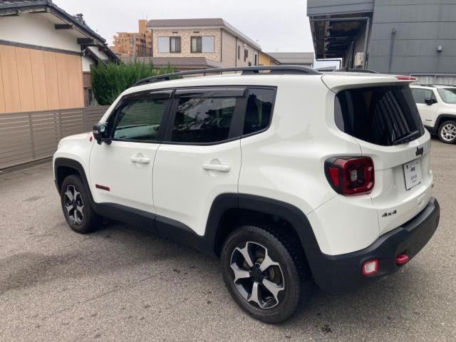 レネゲードトレイルホーク 4WD