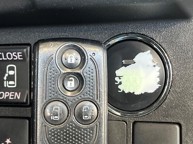 �y�L�[�t���[�V�X�e���z�J�o����|�P�b�g�ɓ��ꂽ�܂܂ł��h�A�̎{���E�������\�ȃX�}�[�g�L�[�𑕔��B�G���W���̃I���E�I�t�����J�M�����o���K�v����������Ƃ��Ă��֗��ł���