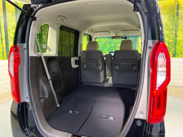 ���i�̂���������ʋ΁A���}���ɏ\���ȉ׎��X�y�[�X���m�ۂ��Ă���܂��B�Z�J���h�V�[�g��|���ƁA�傫�ȉו��̐ύڂ��\�ł���