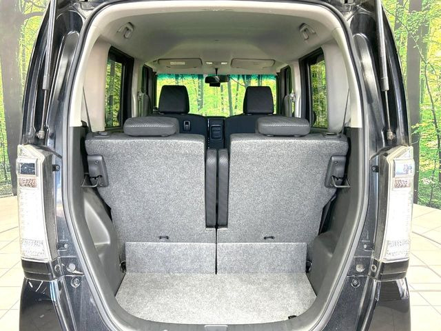 ���i�̂���������ʋ΁A���}���ɏ\���ȉ׎��X�y�[�X���m�ۂ��Ă���܂��B�Z�J���h�V�[�g��|���ƁA�傫�ȉו��̐ύڂ��\�ł���