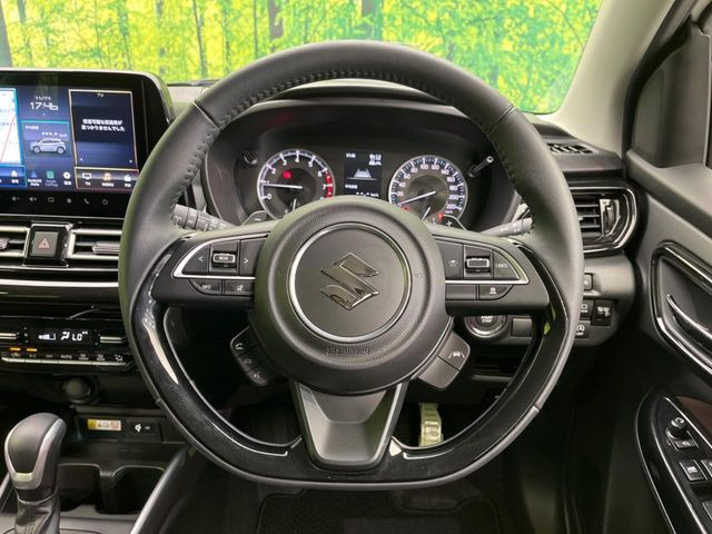 �y�X�e�A�����O�X�C�b�`�z�^�]���A�O������ڐ������炷���ƂȂ��A�I�[�f�B�I���̑��삪�\�ȕ֗��@�\!���S&���K�ȃh���C�u�����o���Ă���܂���