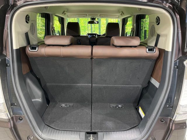 ���i�̂���������ʋ΁A���}���ɏ\���ȉ׎��X�y�[�X���m�ۂ��Ă���܂��B�Z�J���h�V�[�g��|���ƁA�傫�ȉו��̐ύڂ��\�ł���