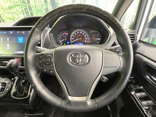 �y�����v�����X�e�A�����O�z�㎿�Ȋv���g�p���邱�ƂŁA��ɂ����������݂ƂĂ��^�]���₷���n���h���ł���