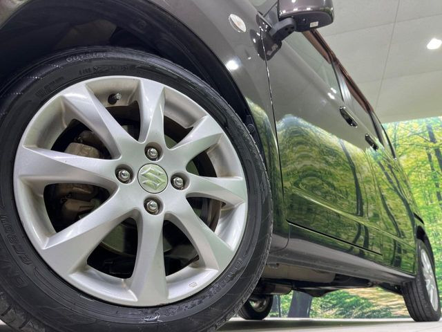 【純正15インチアルミホイール】外観にマッチした純正アルミホイールを装着しております。各種社外アルミホイールや、スタッドレスタイヤも取扱いしております。是非ご相談ください♪