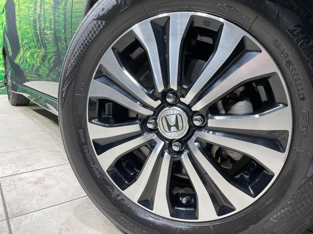 �y����15�C���`�A���~�z�C�[���z�O�ςɃ}�b�`���������A���~�z�C�[���𑕒����Ă���܂��B�e��ЊO�A���~�z�C�[����A�X�^�b�h���X�^�C�����戵�����Ă���܂��B���񂲑��k����������