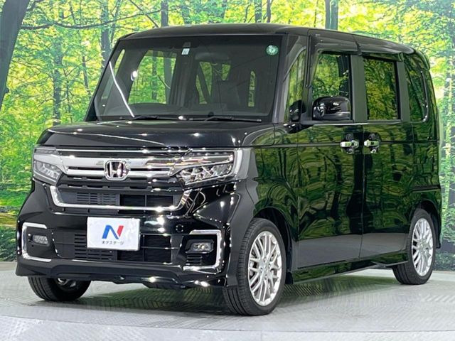 高透明度のガラス皮膜で撥水はもちろん、上質なツヤ・光沢を実現。紫外線や酸性雨から大切な愛車を保護し、色あせ・劣化を防止。「弾スプラッシュコート」、「弾プリミッサコート」からお選びいただけます。