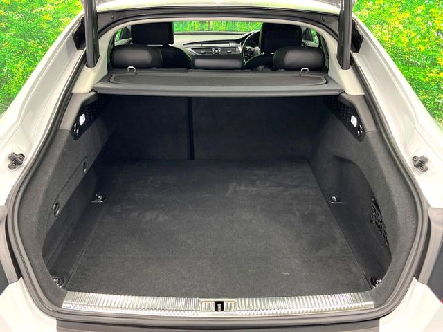 ●トランクルーム:趣味が広がる収容スペース!これだけの広さがあればお買い物やレジャーなどにも最適です!使用感も少なくきれいな状態を維持しております。