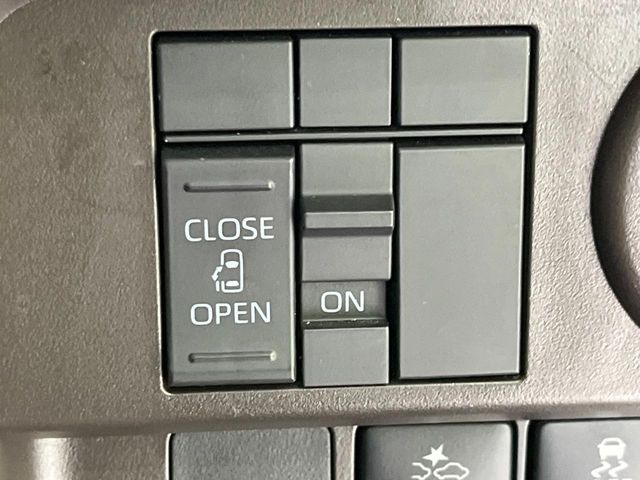 【パワースライドドア】スマートキーや運転席のスイッチでスライドドアの開閉が可能♪電動だから力を入れてドアを開ける必要が無く、小さいお子様でも、重い荷物を持っている時もラクに開け閉めできます♪