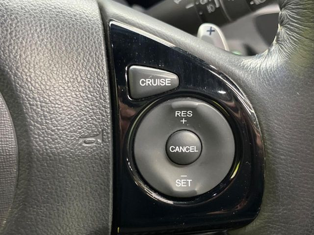 �y�N���[�Y�R���g���[���z�������H�����N���N���s�B�A�N�Z���𗣂��Ă���葬�x�ő��s���ł��A�������^�]���̕��S���y��!�����E�������ȒP�ȃX�C�b�`����Œ����ł��܂��B