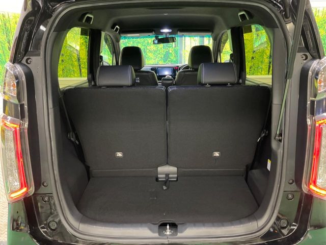 ���i�̂���������ʋ΁A���}���ɏ\���ȉ׎��X�y�[�X���m�ۂ��Ă���܂��B�Z�J���h�V�[�g��|���ƁA�傫�ȉו��̐ύڂ��\�ł���