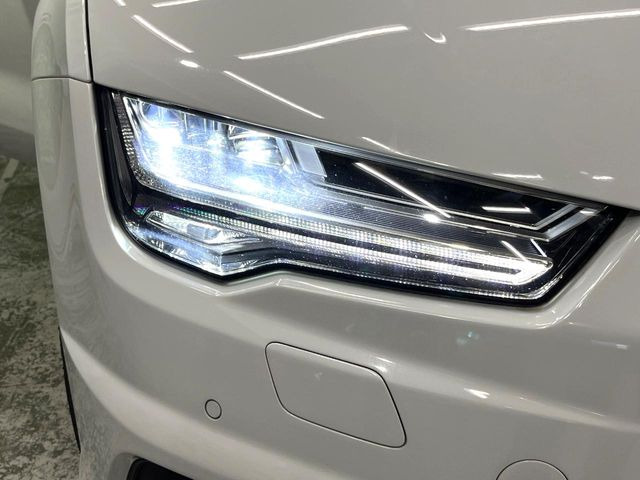 ●LEDヘッドライト:夜間走行時も良好な視界を確保し安心して運転できる高輝度LEDヘッドライトを装備!点灯速度が早く、消費電力も抑えられています。