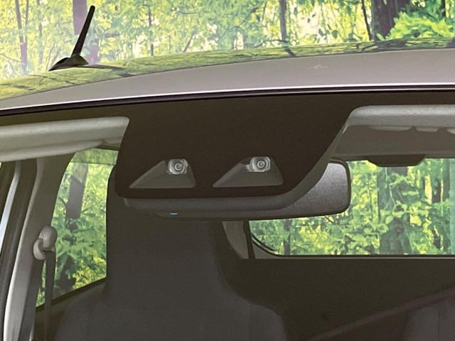 �y�X�}�[�g�A�V�X�g�z���s���ɑO���̎ԗ�����F�����A�Փ˂������Ȏ��͌x��ƃu���[�L�ŏՓˉ���Ɣ�Q�y�����A�V�X�g�B�����S�Ƀh���C�u�����y���݂��������܂��B