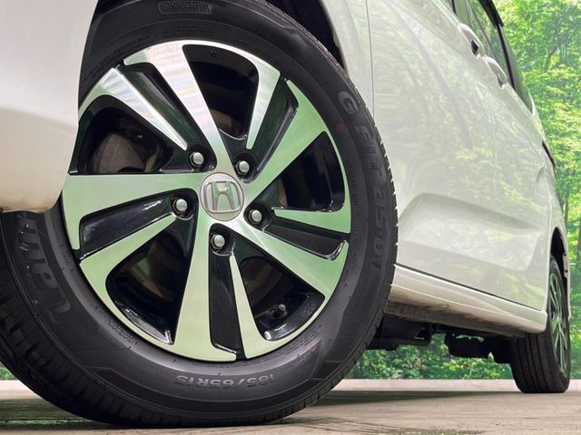 �y����15�C���`�A���~�z�C�[���z�O�ςɃ}�b�`���������A���~�z�C�[���𑕒����Ă���܂��B�e��ЊO�A���~�z�C�[����A�X�^�b�h���X�^�C�����戵�����Ă���܂��B���񂲑��k����������