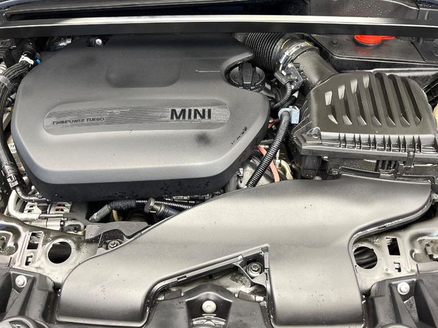 ●当店では、各メーカーの専用診断テスターを導入。国家資格を持つテクニカルスタッフも常駐しておりますので、万が一の際にも安心してご利用いただけます。