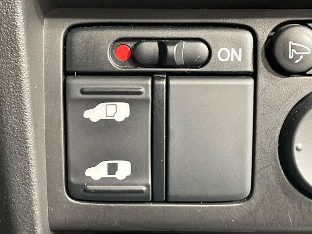 �y�p���[�X���C�h�h�A�z�X�}�[�g�L�[��^�]�Ȃ̃X�C�b�`�ŃX���C�h�h�A�̊J���\���d��������͂����ăh�A���J����K�v�������A���������q�l�ł��A�d���ו��������Ă��鎞�����N�ɊJ���߂ł��܂���