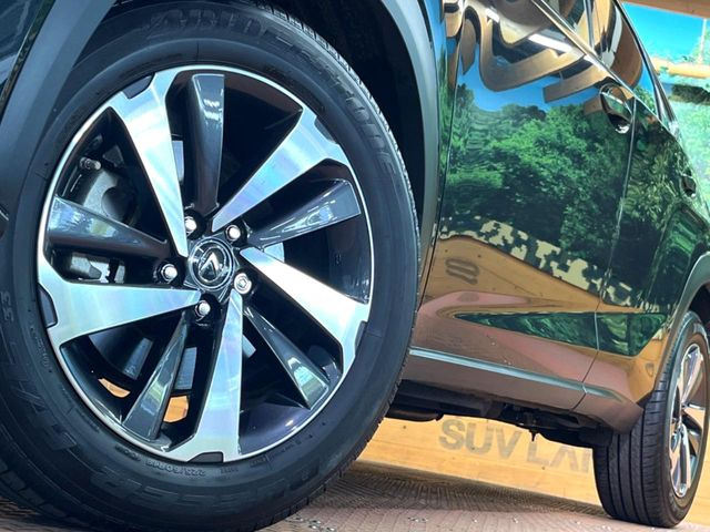 �y����18�C���`�A���~�z�C�[���z�O�ςɃ}�b�`���������A���~�z�C�[���𑕒����Ă���܂��B�e��ЊO�A���~�z�C�[����A�X�^�b�h���X�^�C�����戵�����Ă���܂��B���񂲑��k����������