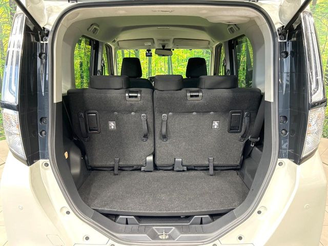 ���i�̂���������ʋ΁A���}���ɏ\���ȉ׎��X�y�[�X���m�ۂ��Ă���܂��B�Z�J���h�V�[�g��|���ƁA�傫�ȉו��̐ύڂ��\�ł���