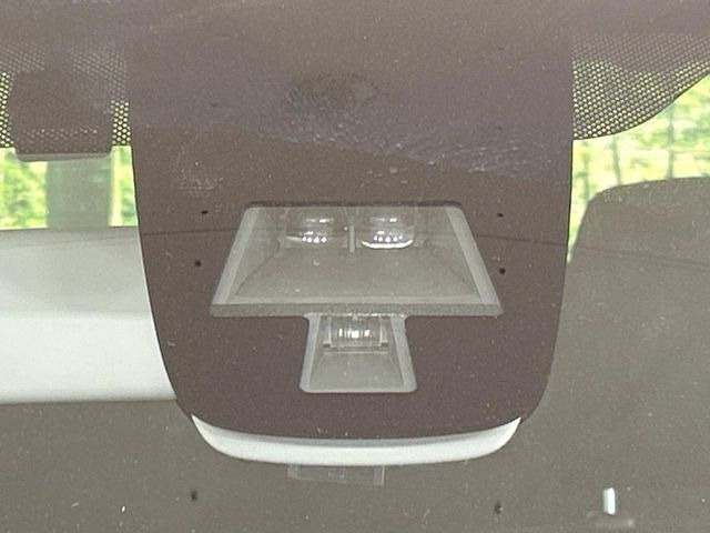 【スズキ セーフティサポート】走行中に前方の車両等を認識し、衝突しそうな時は警報とブレーキで衝突回避と被害軽減をアシスト。より安全にドライブをお楽しみいただけます。