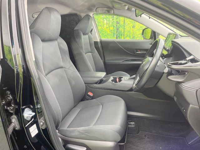 運転席シート廻りは使用感も少なく、良好な状態となっています。前オーナー様が丁寧に使っていたことがよくわかりますね。