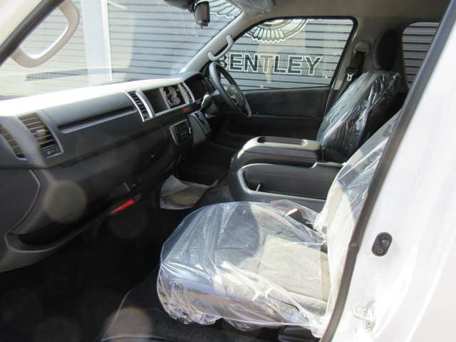 ハイエース2.7 グランドキャビン 4WD