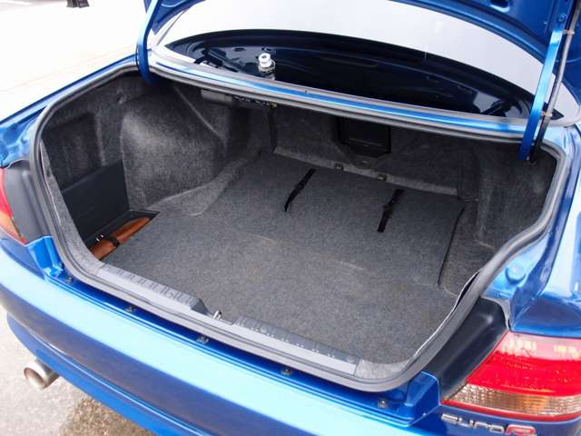 ���Ђ̓h�A�̃q���W����/�e�������/�t���A�}�b�g�ȂǁA�ׂ��ȏ����Y��ɃN���[�j���O�v���܂��B�V�Ԃ��낵���Ă̂悤�ȋP������ԗ������q�l�ɂ��[�Ԃ����Ē����܂��B�������̂��q�l�������S���Ă������������܂�