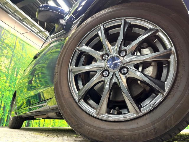 �y����15�C���`�A���~�z�C�[���z�O�ςɃ}�b�`���������A���~�z�C�[���𑕒����Ă���܂��B�e��ЊO�A���~�z�C�[����A�X�^�b�h���X�^�C�����戵�����Ă���܂��B���񂲑��k����������