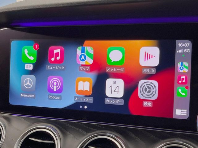 ��Apple Car Play:�X�}�z�Ƃ̗L���ڑ��ŁA�i�r�E�I�[�f�B�I�Đ��ȂǃX�}�z�̃A�v���@�\����ʂł��g����֗��@�\�ł�!