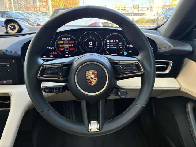 タイカン4S パフォーマンスバッテリー プラス 4+1シート 4WD